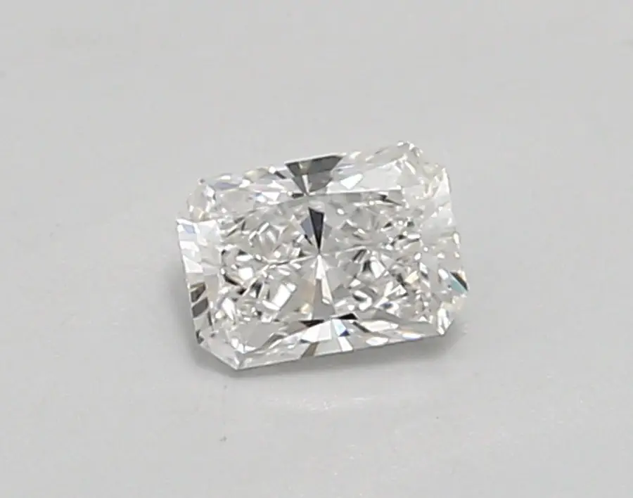 0.44ct D VVS2 Radiant (IGI)