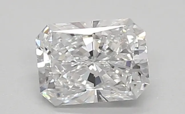 0.39ct D VVS2 Radiant (IGI)