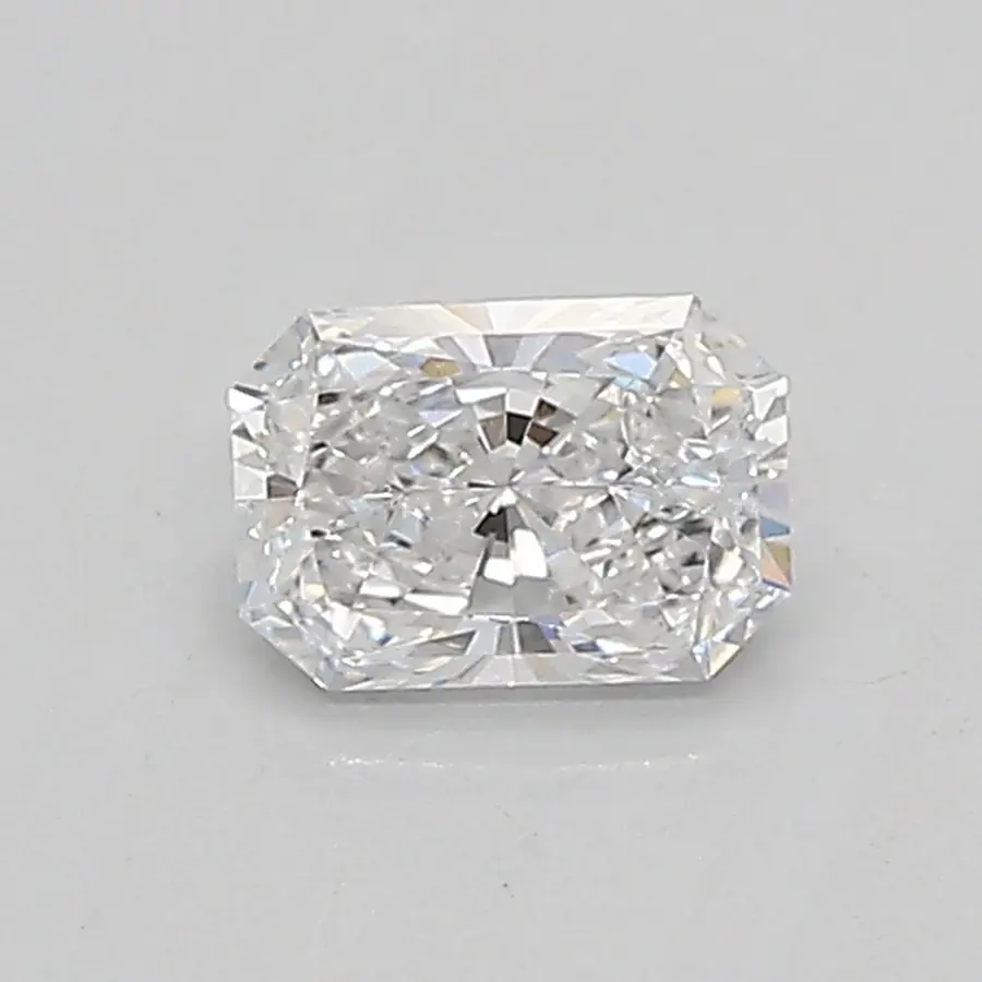 0.39ct D VVS2 Radiant (IGI)