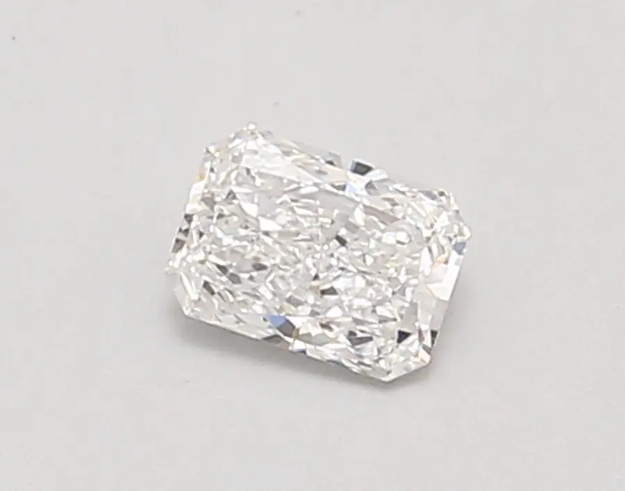 0.39ct D VVS1 Radiant (IGI)