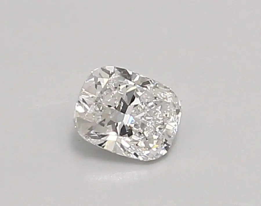 0.39ct E VVS2 Cushion (IGI)