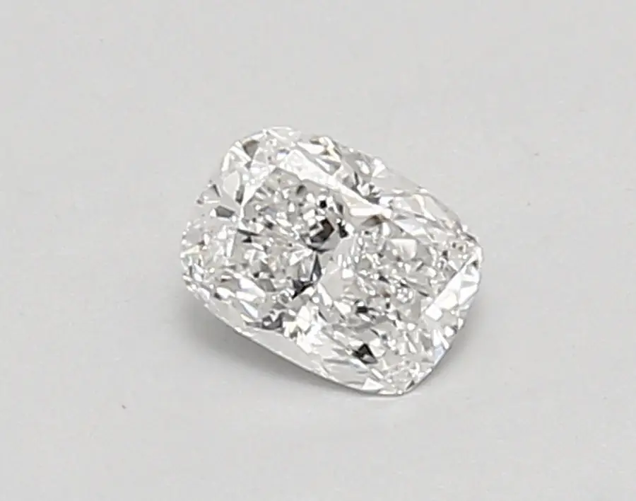 0.38ct E VVS1 Cushion (IGI)