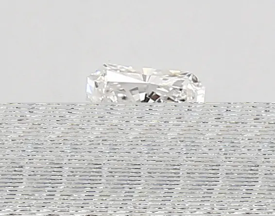 0.38ct D VVS2 Radiant (IGI)
