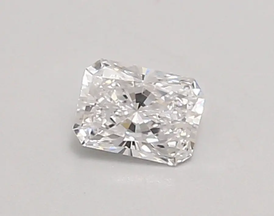 0.38ct D VVS2 Radiant (IGI)