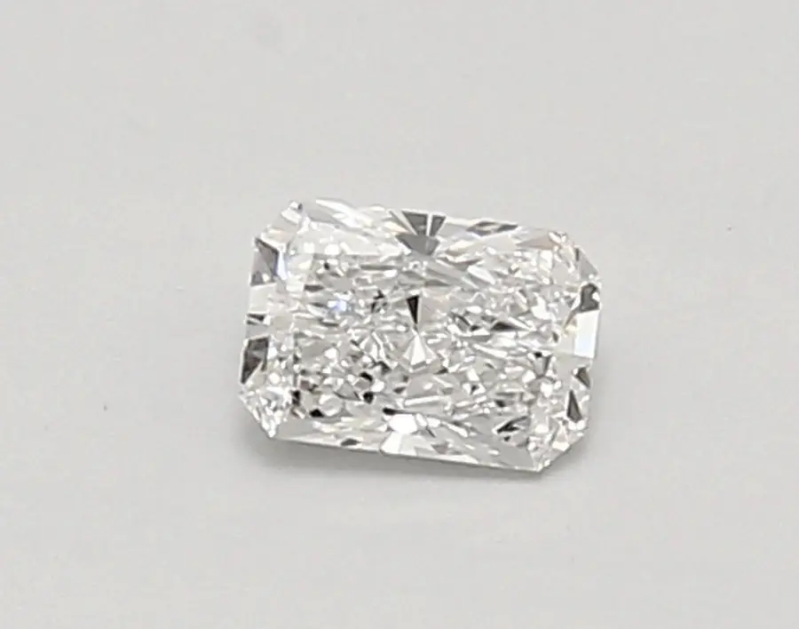 0.37ct D VS1 Radiant (IGI)