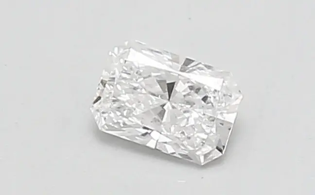 0.37ct D VS1 Radiant (IGI)
