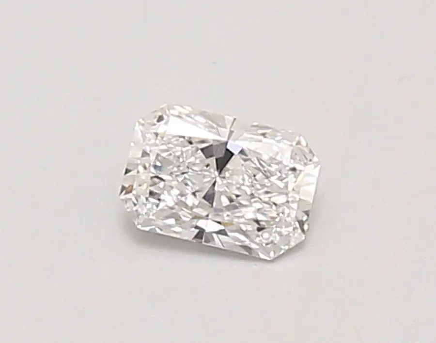 0.33ct D VVS2 Radiant (IGI)