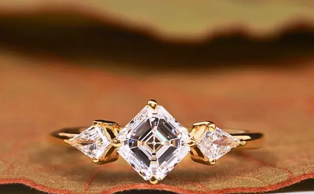 Luxury Asscher Cut Lab Grown Diamond Three Stone Engagement Ring