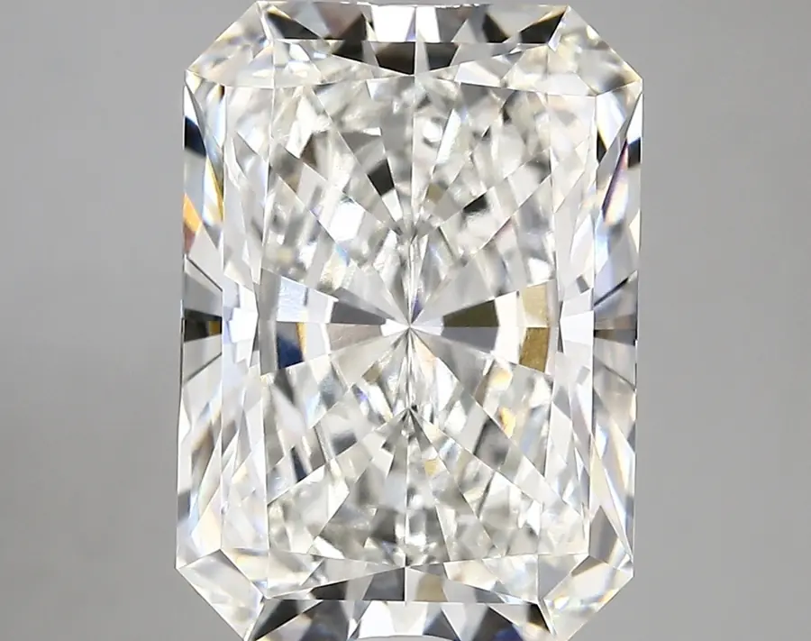 6.18ct F VVS2 Radiant (IGI)
