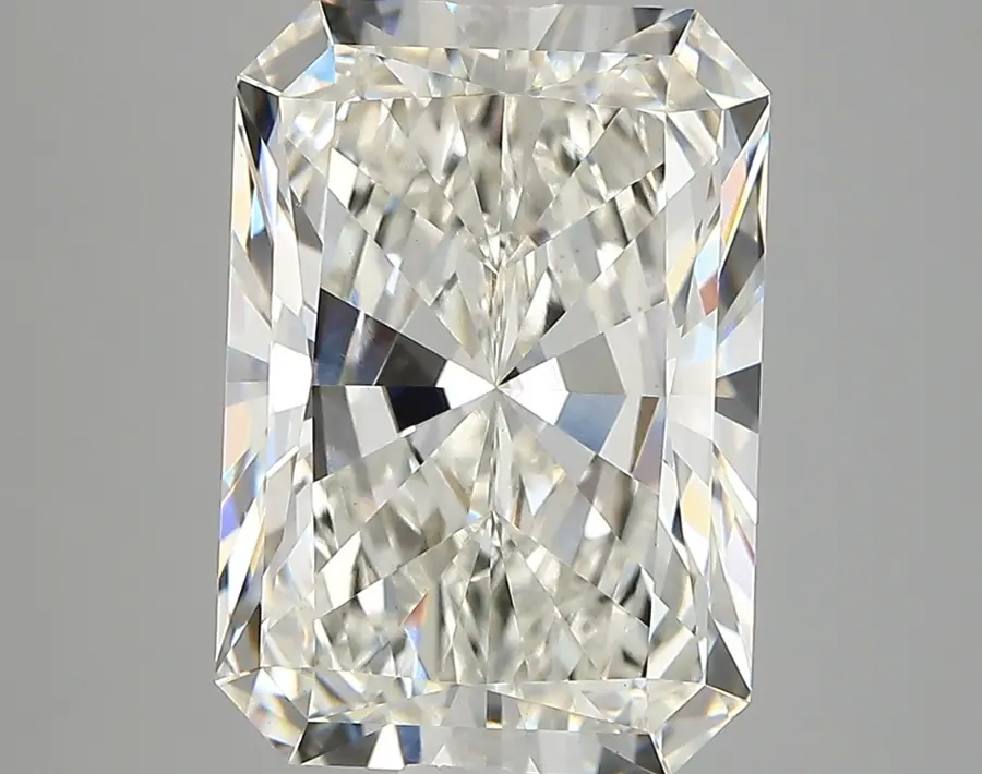 6.12ct F VVS2 Radiant (IGI)