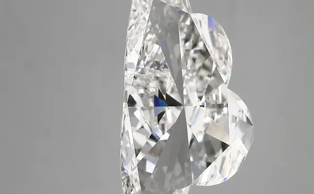5.24ct F VVS2 Cloud (IGI)