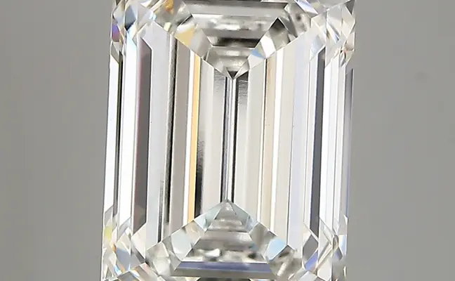 5.18ct F VVS2 Emerald (IGI)
