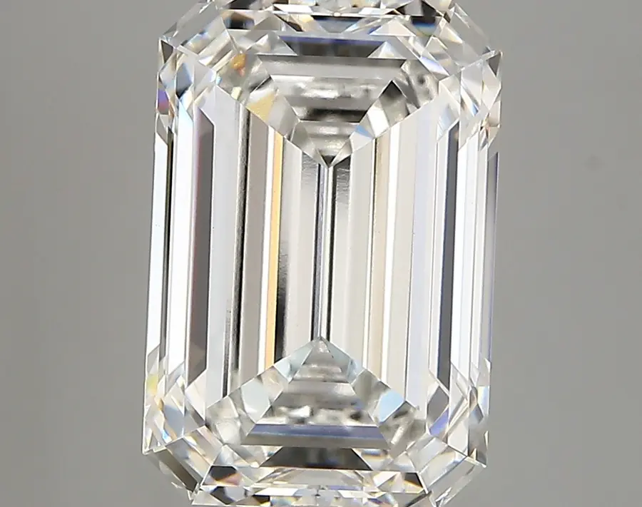5.18ct F VVS2 Emerald (IGI)