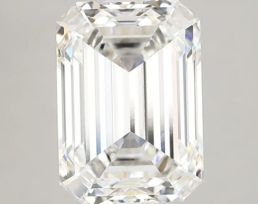 5.04ct G VS1 Emerald (IGI)