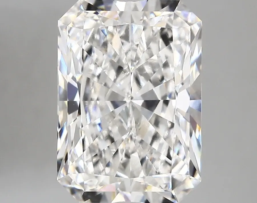4.95ct E VVS2 Radiant (IGI)