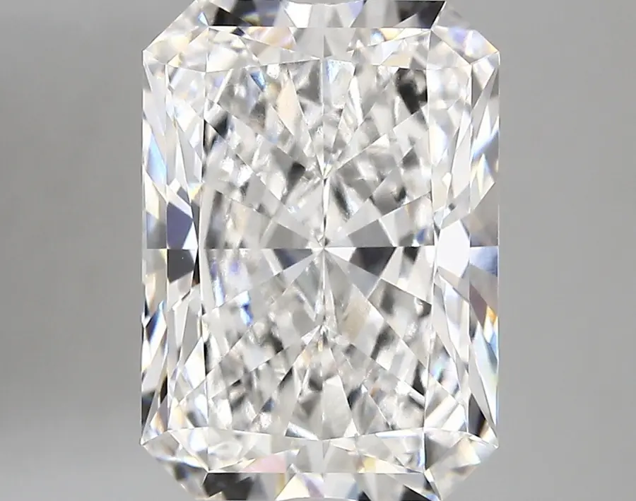 4.95ct E VVS2 Radiant (IGI)