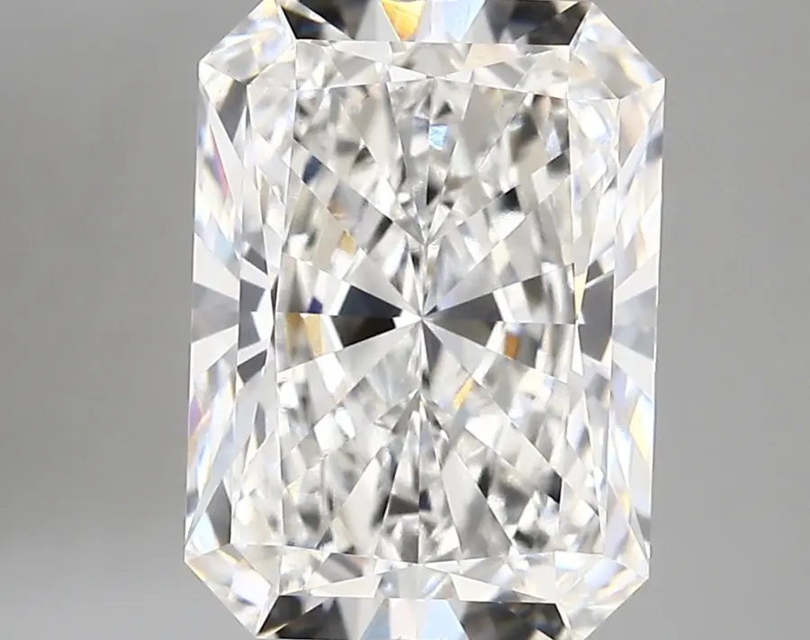 4.73ct E VVS2 Radiant (IGI)