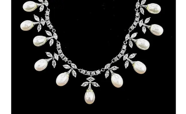Simayaz Freshwater white pearls and zircon set | Simayaz Neckalces |