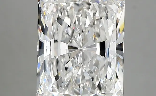 3.41ct E VVS2 Radiant (IGI)