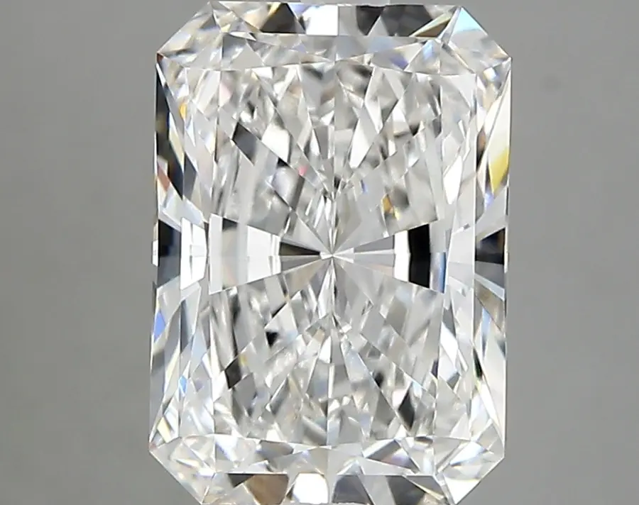 3.41ct E VVS2 Radiant (IGI)