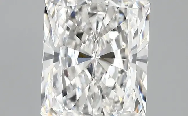 3.18ct E VVS2 Radiant (IGI)