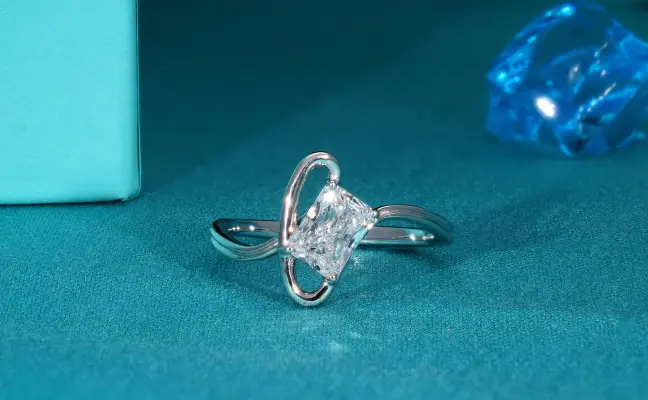 Lab Grown Diamonds - Radiant Cut Wavy Ring