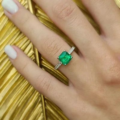 Emerald ring Sq.Emerald cut 1.57 ct