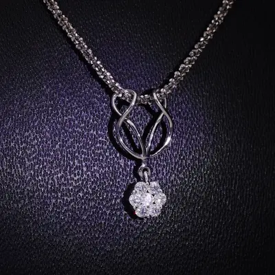 Lab Grown Diamond Flower Pendant
