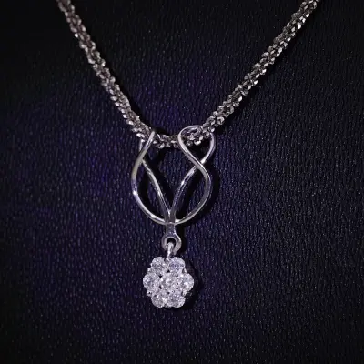 Lab Grown Diamond Flower Pendant