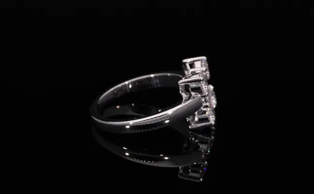 Minimalistic Lab Grown Diamond Ring for Her