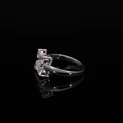Minimalistic Lab Grown Diamond Ring for Her