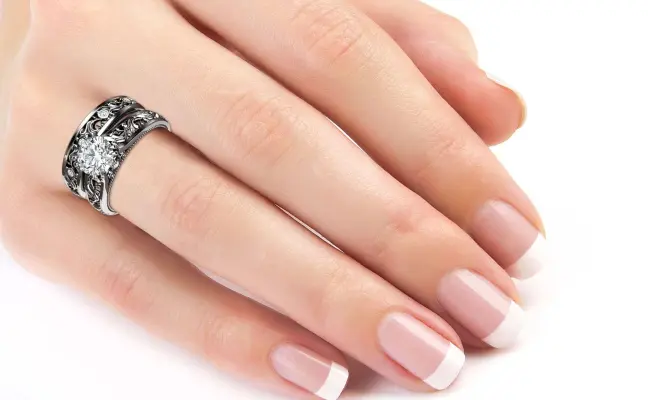 Round Vintage Lab Diamond So;itare Ring