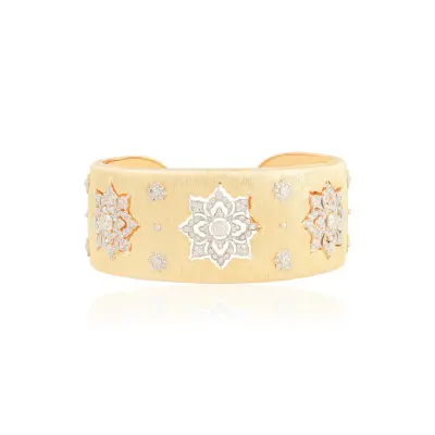 Buccellati  Yellow Gold Bangle with round diamonds in matte finish