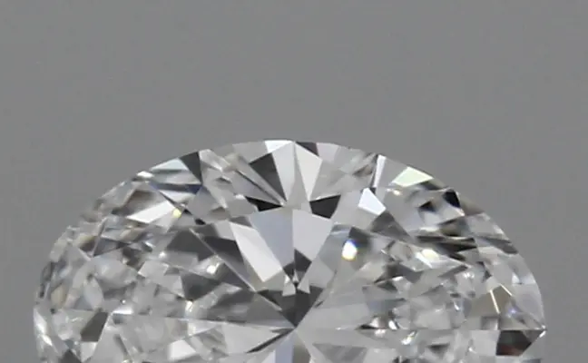 0.42ct E VVS1 Oval (IGI)