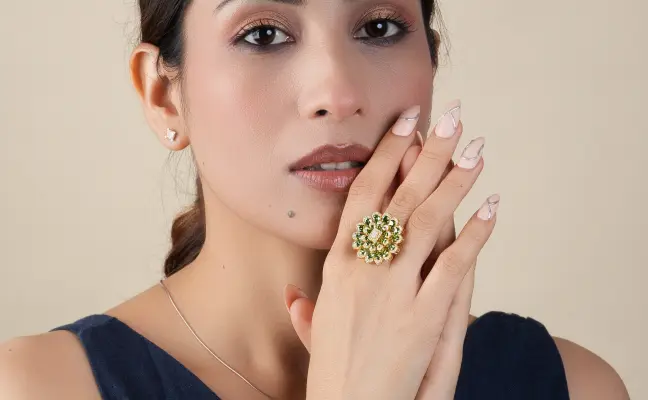 Pear-Shaped Emerald Cut Vintage Diamond Ring for Wedding