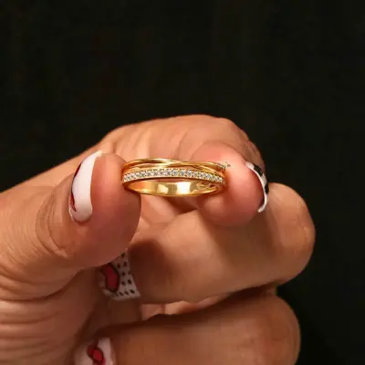 Channel Set Round Lab Diamond Crossover Band