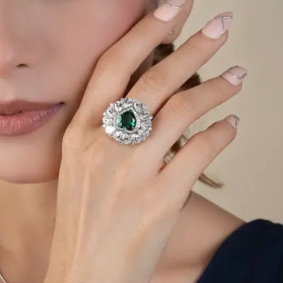 Heart & Pear-Shaped Emerald Cut Diamond Wedding Ring