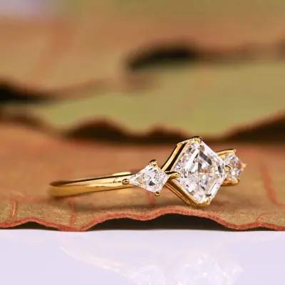 Luxury Asscher Cut Lab Grown Diamond Three Stone Engagement Ring