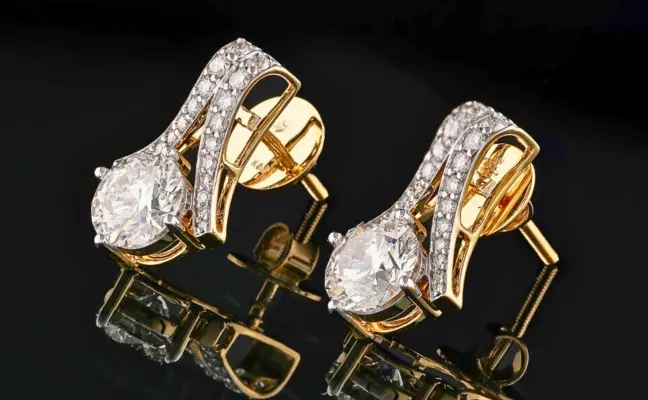 Timeless Round Cut Lab Grown Diamond Earrings